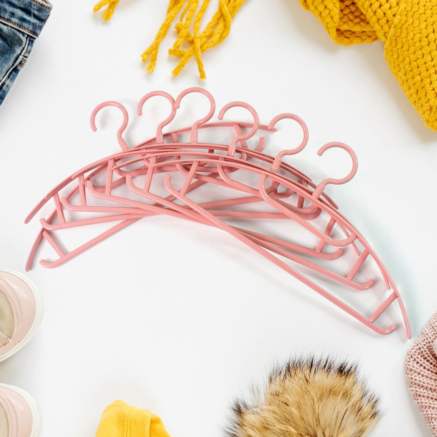 Ganesh Set Of 6 Durable Plastic Cloth Hangers